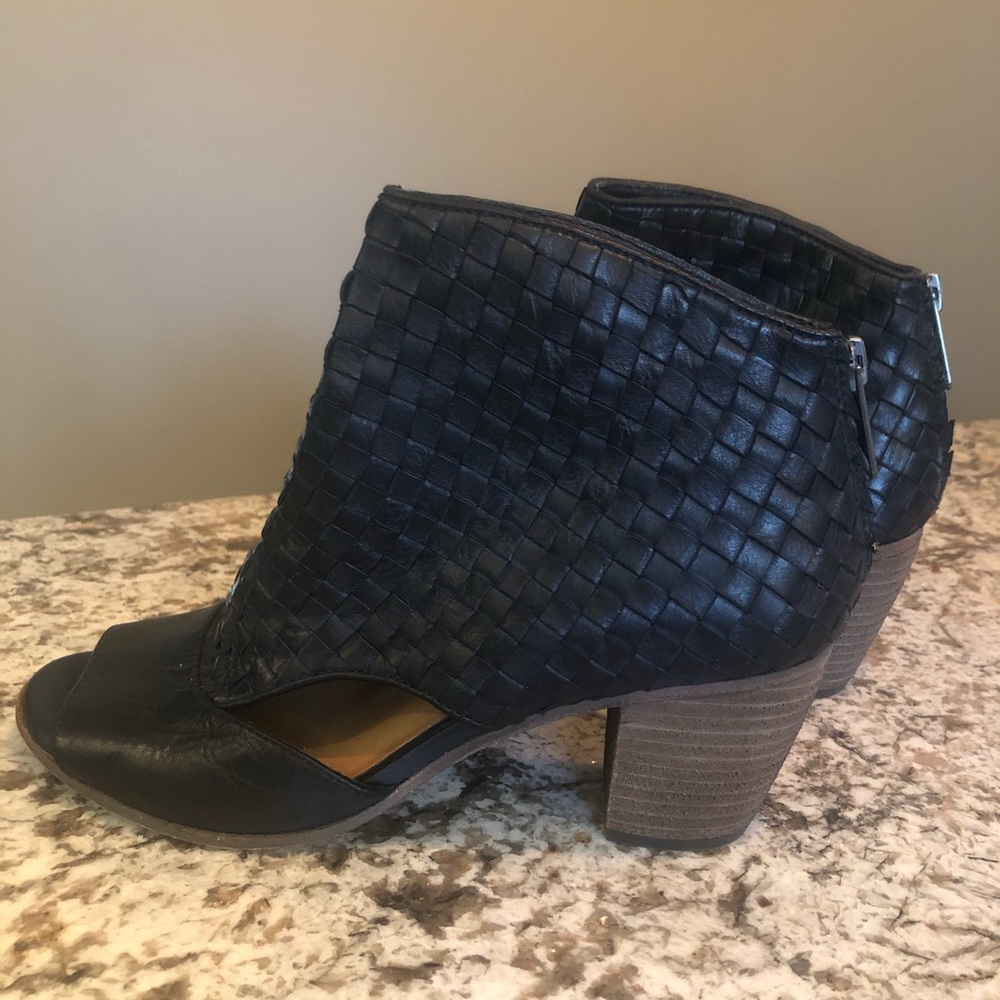 Patricia Nash  Women's Rosetta Heeled Sandal